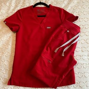 Red FIGS set - Catarina Top/Zamora Joggers
